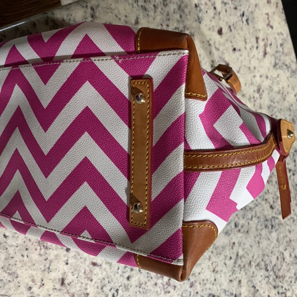 Dooney & Bourke chevron domed satchel - Picture 3 of 9